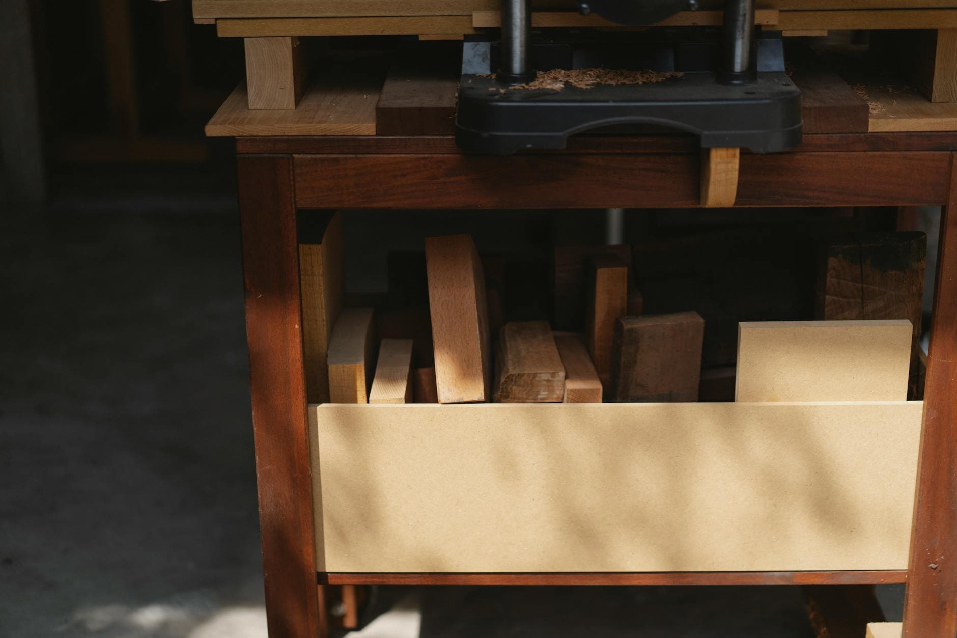 Regal aus Massivholz